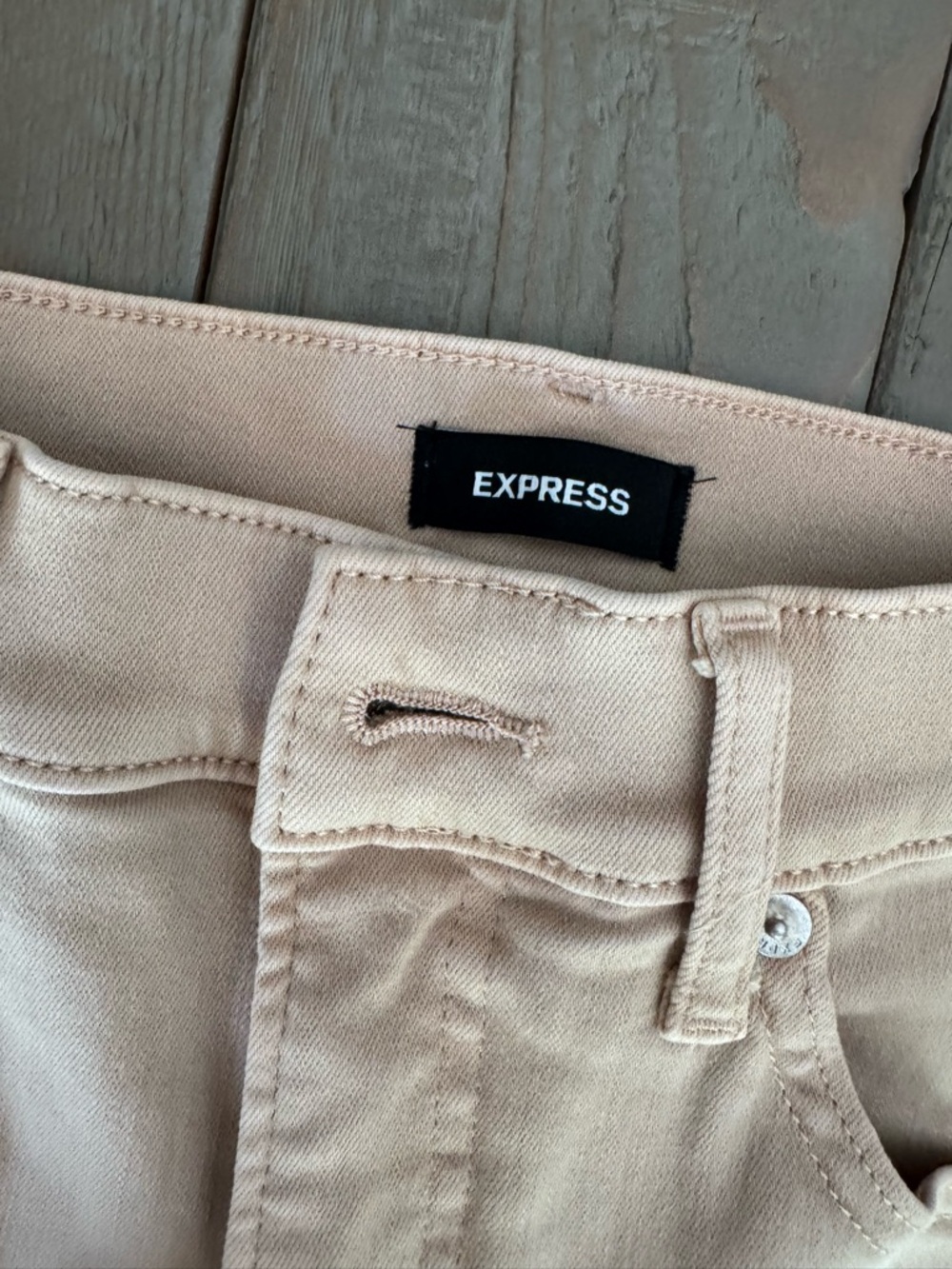 Express Mid Rise Skyscraper Jeans in Blush. - Picture 7 of 9